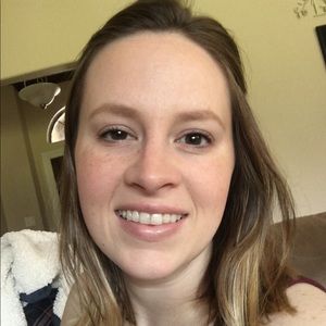 Meet your Posher, Alicia